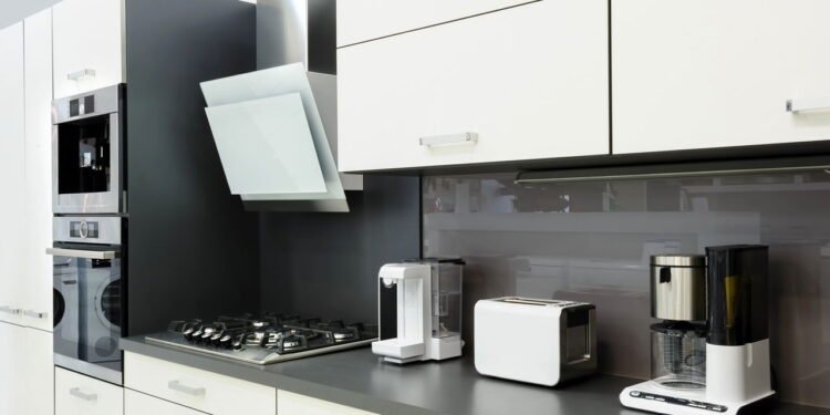 Dispositivos que você nunca deve deixar ligados quando está viajando para não correr riscos em casa