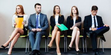 As roupas que aumentam suas chances em entrevistas de emprego
