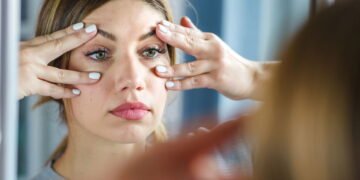 O truque mais poderoso para combater a flacidez das pálpebras