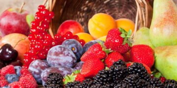 O poder das frutas roxas e vermelhas contra o envelhecimento precoce