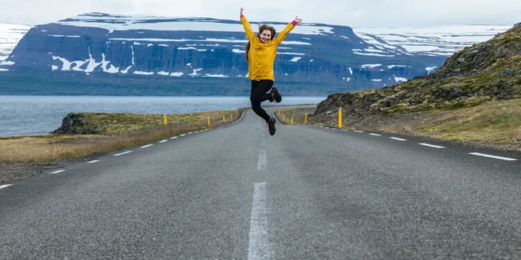 Islândia um país que gera segurança para mulheres - Créditos: depositphotos.com / IraGirichBO