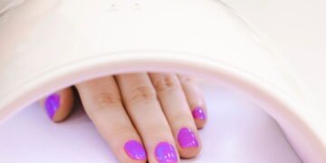 Estudo alerta manicures para uso de lâmpadas UV para fazer unhas
