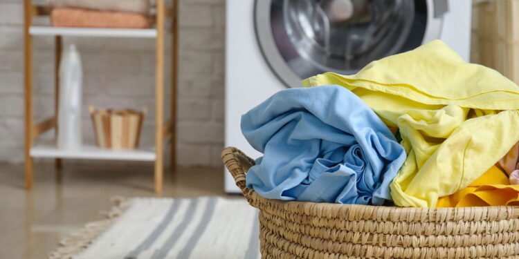 Máquina de lavar roupas - Créditos: depositphotos.com / serezniy