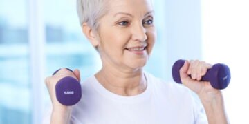 Exercícios essenciais para mulheres após os 50 anos