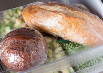 O que acontece ao comer pão depois de congelado e descongelado