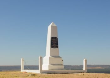 A pedra no centro do Brasil que guarda a origem tudo e você precisa visitar