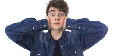 Por que algumas pessoas evitam festas e aglomerações, segundo a psicologia