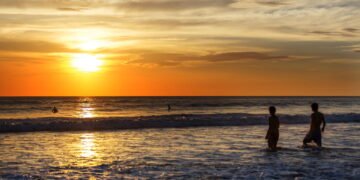 O destino famoso por suas praias e pores do sol inesquecíveis para levar a família