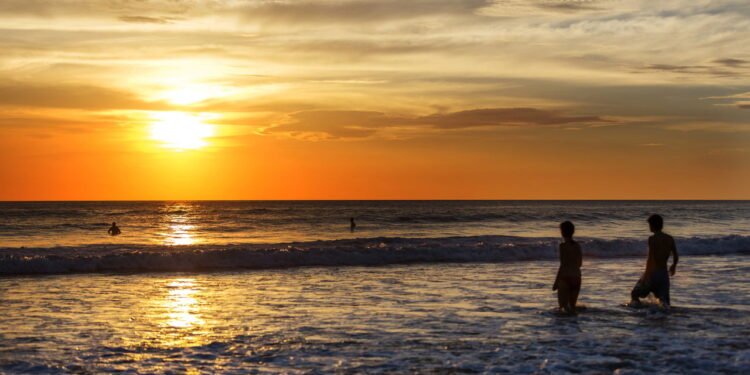 Playa de Tamarindo - Créditos: depositphotos.com / lspencer