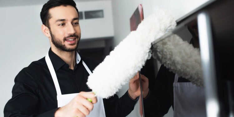 O maior perigo escondido na poeira da sua TV que poucos notam