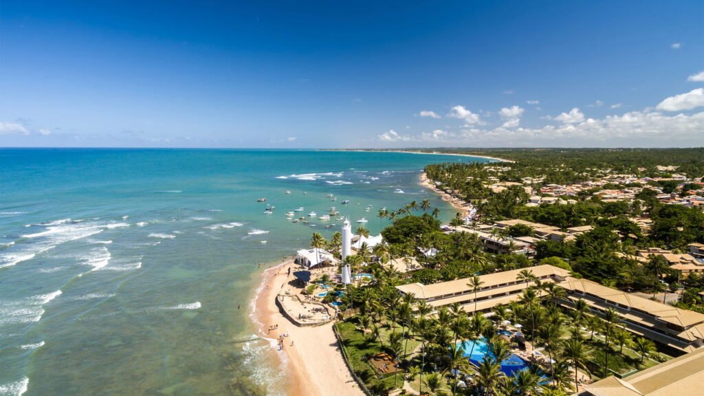 Essa praia está encantando o Brasil e fica a apenas 1h30 de Salvador