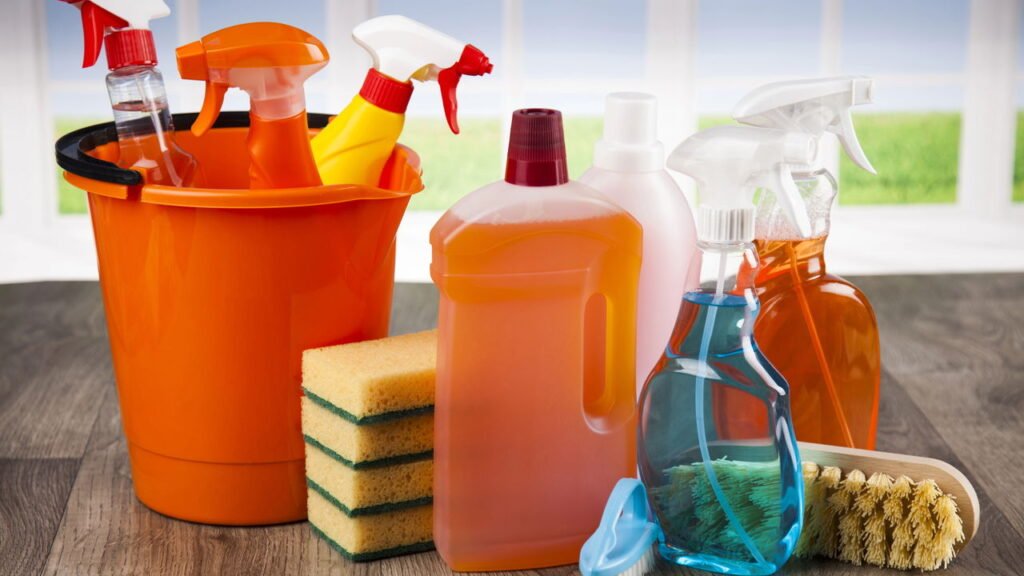 Nunca faça essas misturas de produtos de limpeza em casa