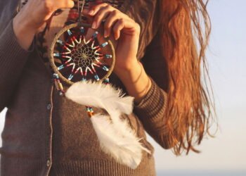 Proteção espiritual em setembro guia esses signos em decisões de vida importantes