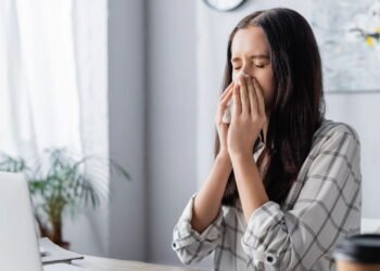 Como pequenos hábitos podem mudar a vida de quem sofre com rinite na primavera