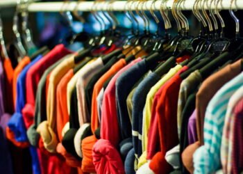 Truques simples que vão fazer suas roupas durarem muito mais