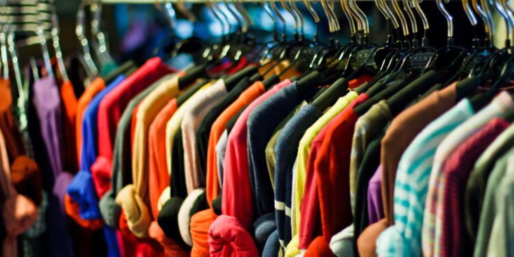 Truques simples que vão fazer suas roupas durarem muito mais