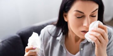 Os riscos assustadores de prender o espirro no dia a dia