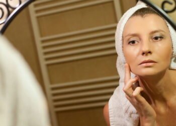 O ritual antes de dormir que transforma a pele depois dos 40 anos