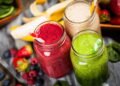 Smoothies antioxidantes que combatem o envelhecimento naturalmente