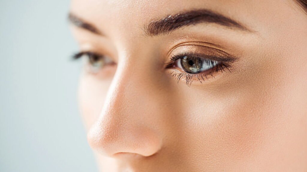 Produtos de beleza que prometem juventude mas acabam envelhecendo você