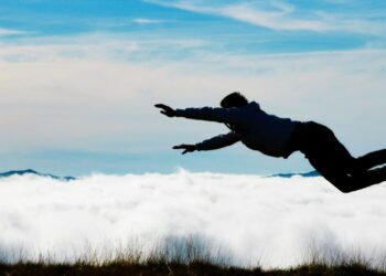 O que significa sonhar que está caindo segundo a psicologia