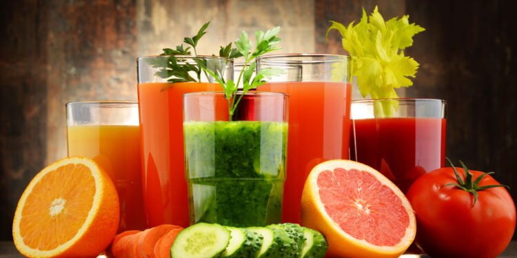 Você pode estar envelhecendo mais rápido por não tomar esses sucos