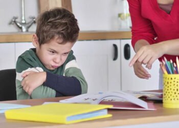 O que a mente diz sobre quem interrompe amigos e colegas