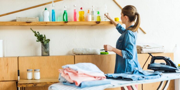 Organização da casa que estimula circulação e queima calórica - Créditos: depositphotos.com / EdZbarzhyvetsky