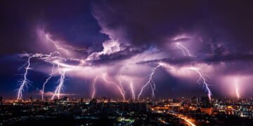 Eletrodomésticos que você deve desligar em tempestades com raios para sua segurança