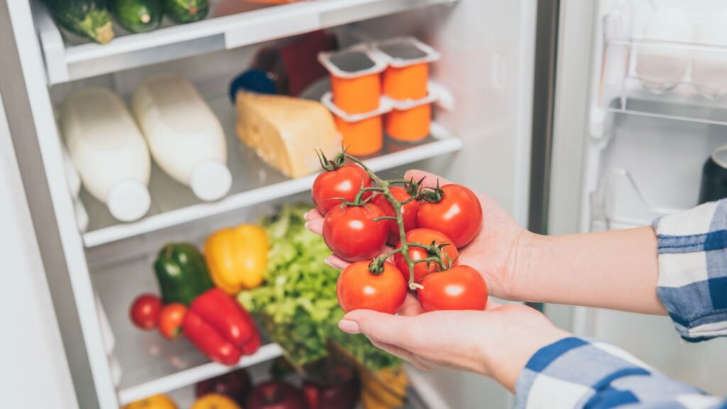 Segredo para conservar tomates maduros fora da geladeira sem perder sabor