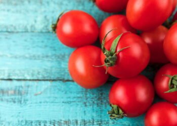 Segredo para conservar tomates maduros fora da geladeira sem perder sabor
