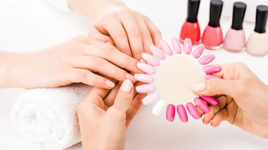 5 cores de esmaltes que são apostas certa na primavera 2025