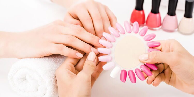 5 cores de esmaltes que são apostas certa na primavera 2025