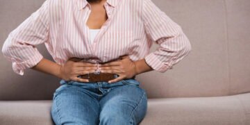 Como aliviar gases intestinais com exercícios simples em casa