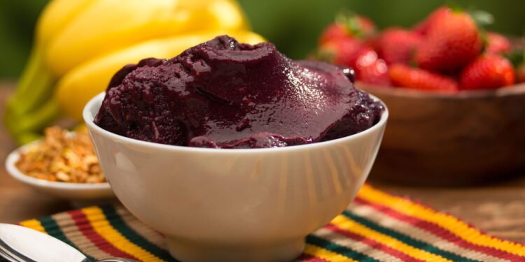 Açaí - Créditos: depositphotos.com / diogoppr