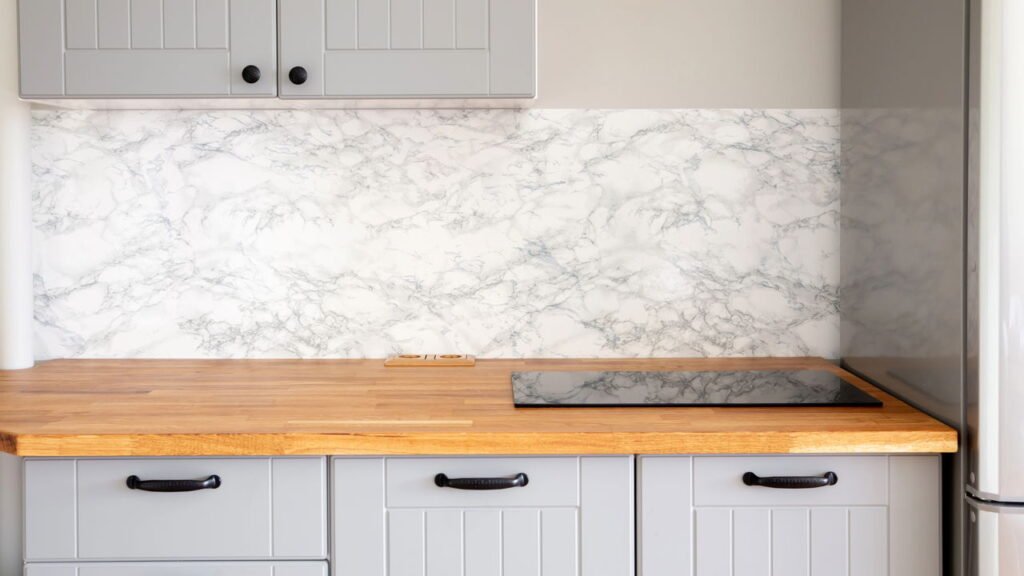 Renove seus móveis com adesivos de forma prática e econômica