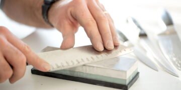 Como afiar facas cegas em 1 minuto de um jeito muito simples