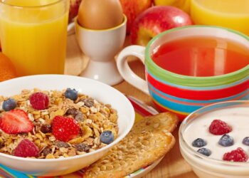 Nutricionistas alertam para o risco silencioso do verão na digestão