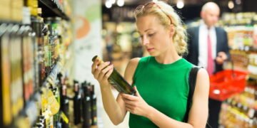 Autoridade exige retirada do azeite mais popular dos supermercados por ilegalidade e perigo