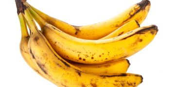 A forma mais eficiente e barata de conservar bananas em casa