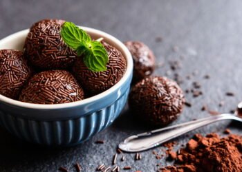 Aprenda a fazer esse brigadeiro sem leite condensado com poucas calorias e gostoso