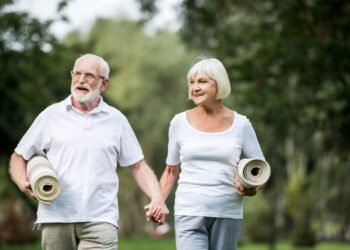 Exercícios simples que fortalecem músculos e ossos após os 50 anos