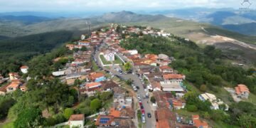 Vilarejo mineiro com trilhas e cachoeiras escondidas oferece aventura sem agito urbano