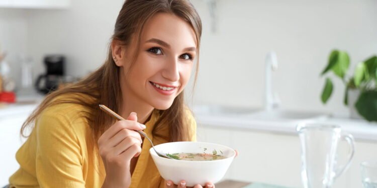 O plano de dieta da sopa de repolho de 7 dias