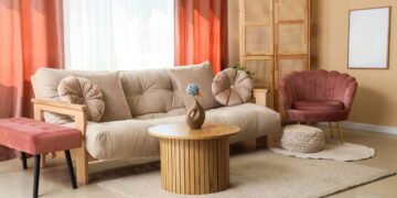 Como escolher cortinas e tapetes que deixam a casa mais aconchegante