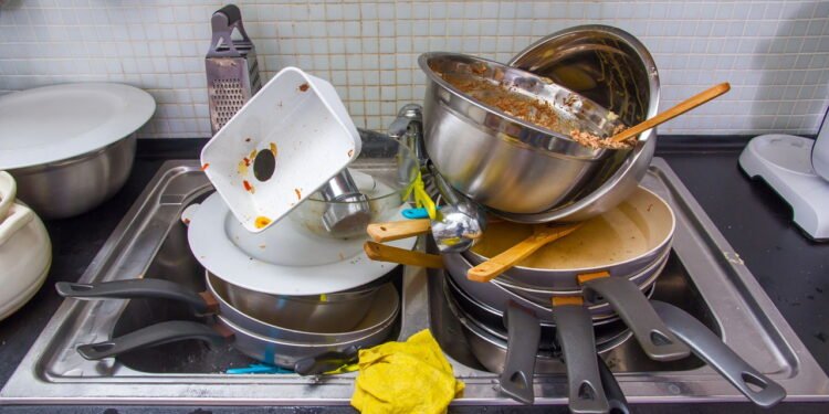 Cozinha engordurada - Créditos: depositphotos.com / DedMorozz