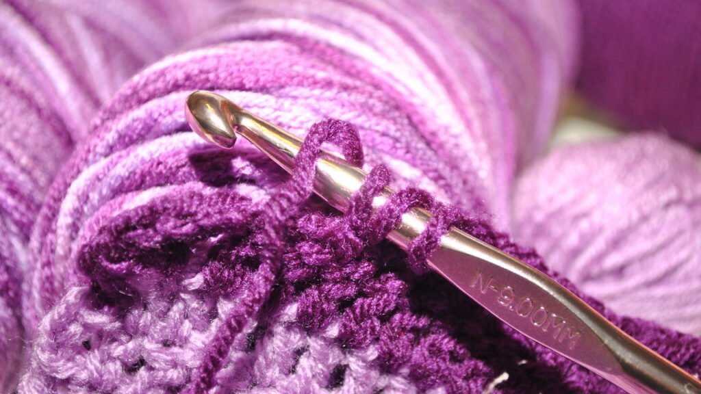 Essa peça de crochê transforma corredores e cozinhas com elegância