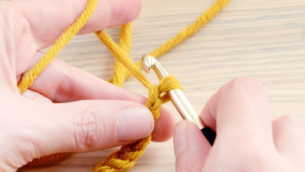 Presilha de crochê com apenas 3 itens vira acessório delicado e lucrativo