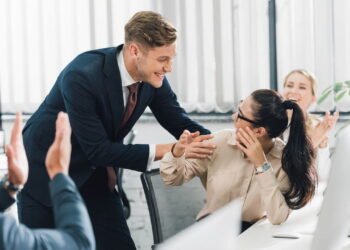 O que significa quando alguém não cumprimenta os colegas de trabalho?