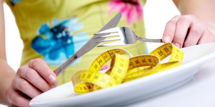 Alertas sobre o jejum intermitente - Créditos: depositphotos.com / pressmaster